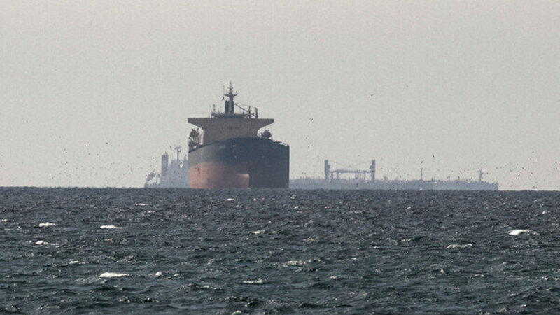 Oman sahillərində tankerin yaxınlığında partlayış baş verib