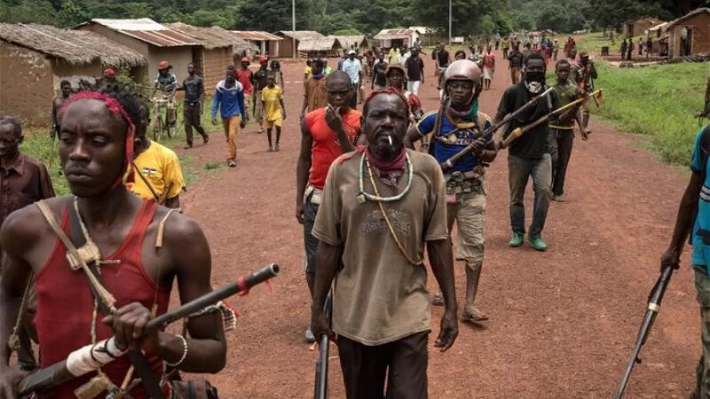 Nigeriyada silahlı şəxslər 12 nəfəri öldürüb, qadın və uşaqları qaçırıblar