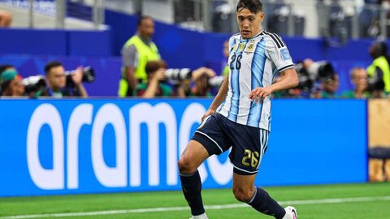 "Roma" argentinalı müdafiəçinin transferini bitirdi