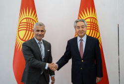 Qırğızıstan və ABŞ sanksiyaları müzakirə edib