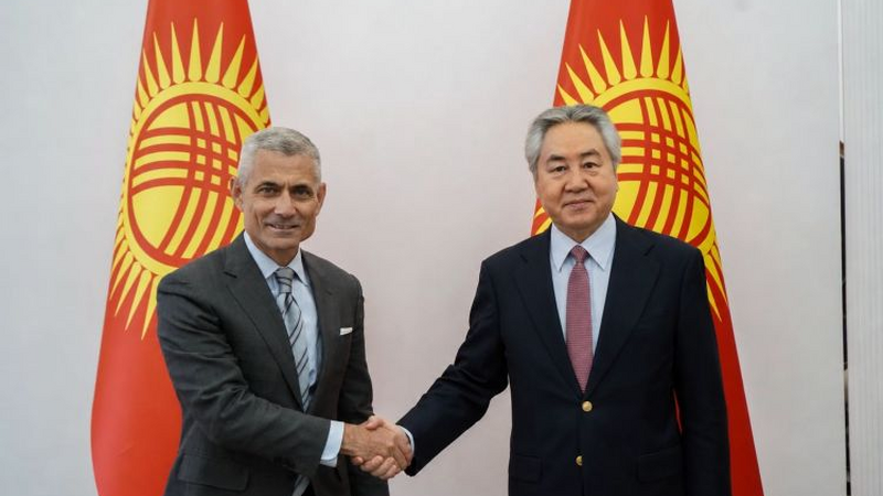 Qırğızıstan və ABŞ sanksiyaları müzakirə edib