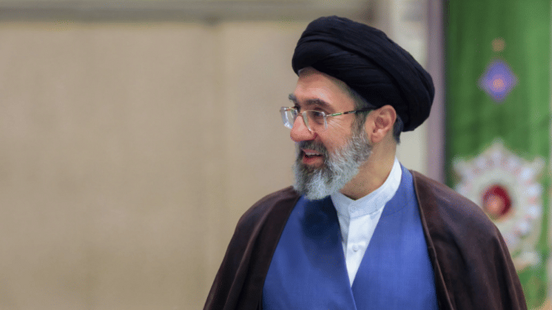 Raket birbaşa Xameneinin mənzilinə düşdü, özü yaralandı, xanımı isə öldü - Tehran meri