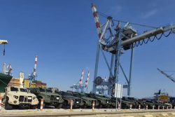 İsrailə minlərlə ton hərbi texnika gətirildi