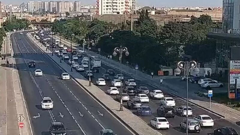 Bakının bu küçələrində sıxlıq var -