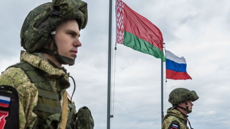 Belarus Ukrayna ilə sərhədə qoşun yığır