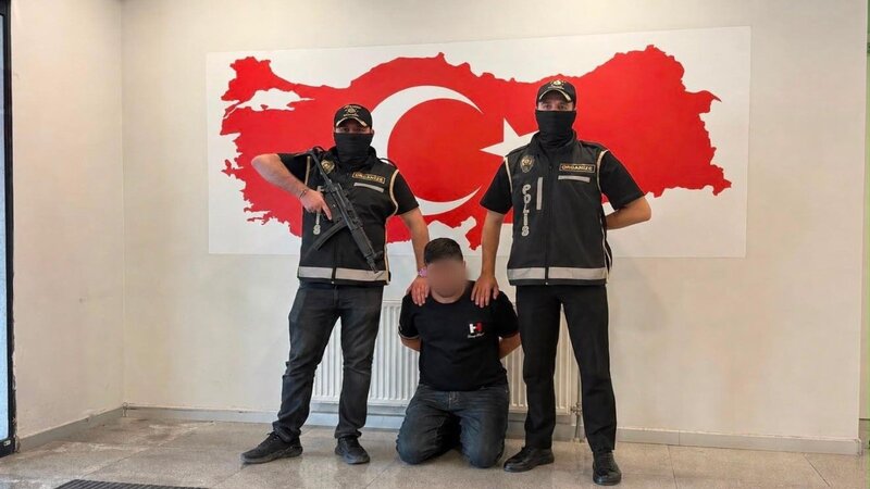 Türkiyədə axtarışda olan şəxs Bakıda saxlanılaraq ölkəsinə təhvil verilib