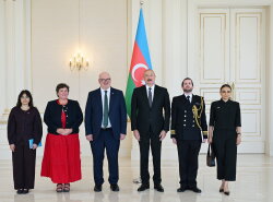 İlham Əliyev Böyük Britaniyanın yeni səfirinin etimadnaməsini qəbul etdi