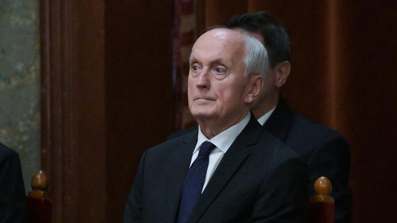 Macarıstanın yeni prezidenti vəzifəsinin icrasına başlayıb