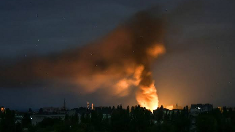 Ukrayna Başqırdıstanda təmir edilən neft zavodunu vurdu