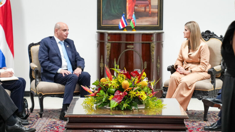 Azərbaycan səfiri etimadnaməsini Kosta Rika Prezidentinə təqdim edib