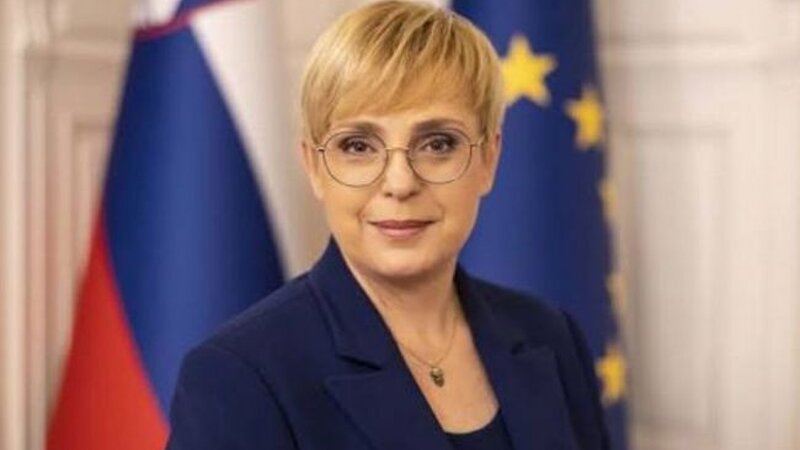 Sloveniya Prezidentirus casusları ilə dostluqda şübhəli bilinir