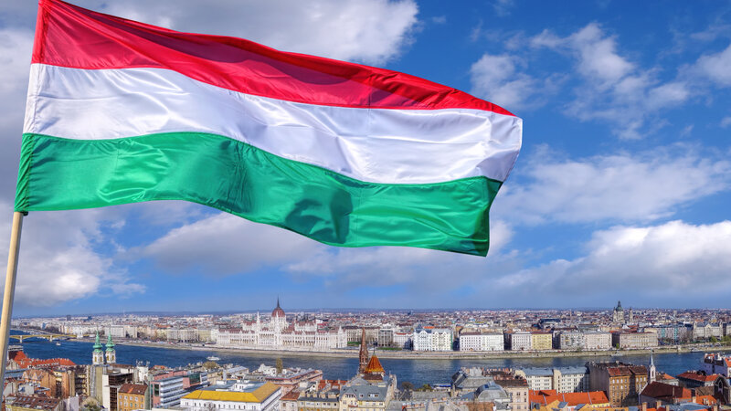 Macarıstan müxalifəti hökuməti 11 milyon avroluq saxta tenderdə ittiham etdi