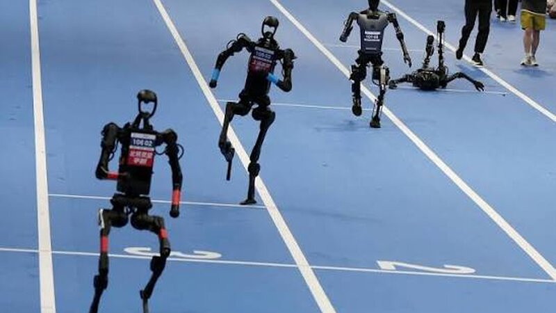 Çində robotlar 400 və 100 metrlik qaçışlarda rekord sürətə imza atıblar
