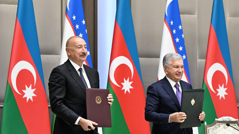Daşkənddə Azərbaycan və Özbəkistan prezidentlərinin təltifolunma mərasimi keçirilib