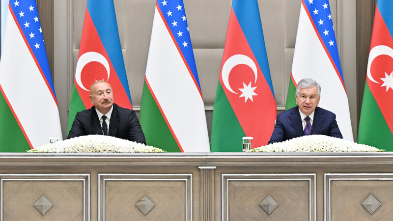 Azərbaycan və Özbəkistan prezidentləri mətbuata bəyanatlarla çıxış ediblər
