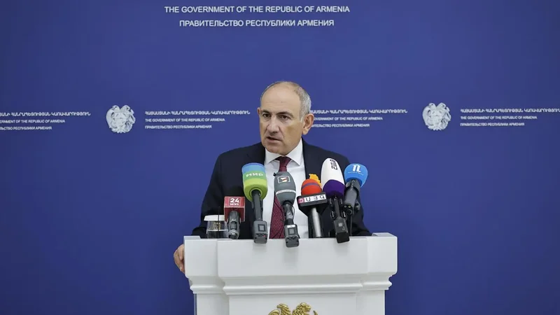 Paşinyan: Qaregin murdardır, o, andını pozub