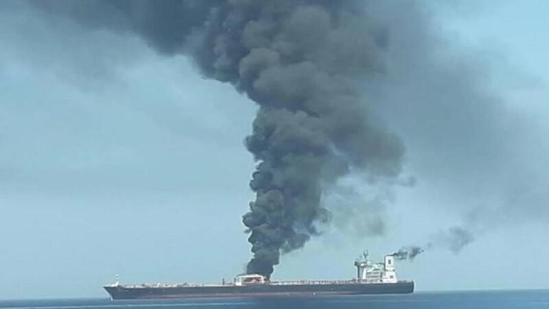 Oman sahillərində neft tankerinə hücum edilib