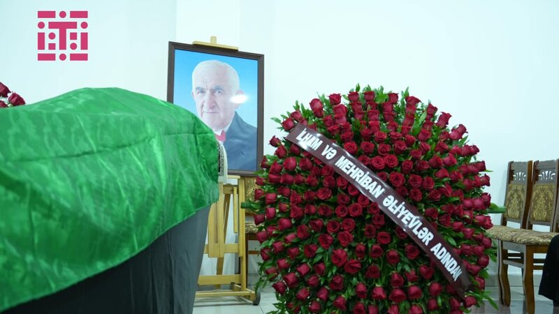 İlham Əliyev və Mehriban Əliyeva Tofiq Bakıxanovun vida mərasiminə əklil göndəriblər