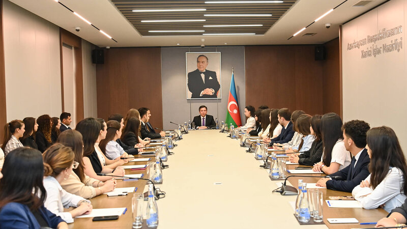 Xarici işlər nazirinin müavini IV “Maarifçi” proqramının iştirakçıları ilə görüşdü