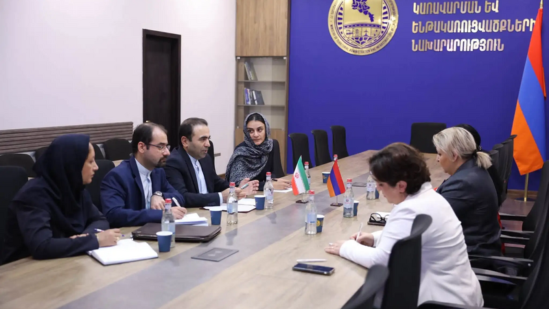 Ermənistan və İran Araz çayında yeni körpünün tikintisini müzakirə etdi