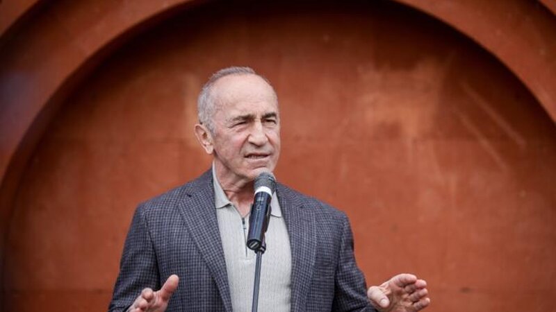 Məhkəmə xəstəxanaya yerləşdirilən Robert Koçaryan barəsində həbs qərarı verib