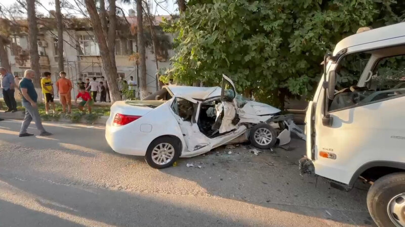 Şirvanda qəza oldu, ölən və xəsarət alan var