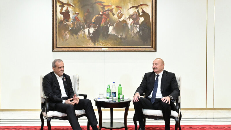 Prezident İlham Əliyevin Məsud Pezeşkianla görüşünə dair paylaşım edilib
