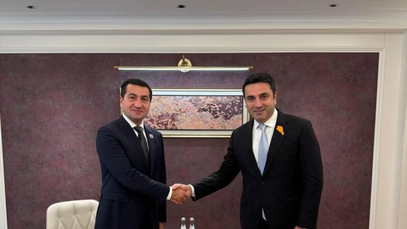 Bişkekdə Hikmət Hacıyev Alen Simonyanla görüşüb