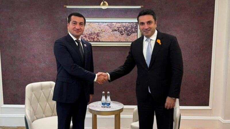 Bişkekdə Hikmət Hacıyev Alen Simonyanla görüşüb