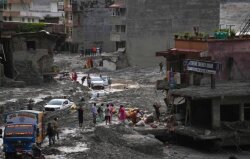 Nepalda torpaq sürüşməsi qurbanlarının sayı 1127-yə çatıb