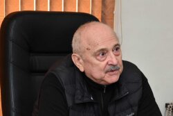 Xalq artistinin müalicəsi xəstəxanada davam edir