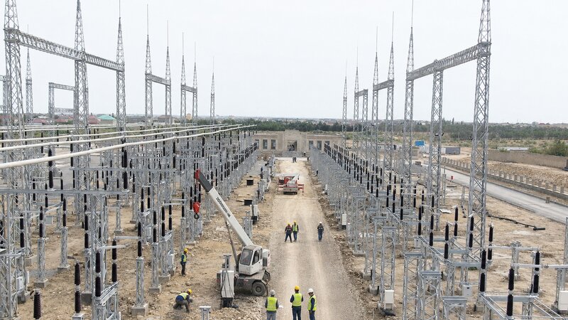 “AzərEnerji” Bakının artan enerji tələbatı üçün yeni güc mərkəzi inşa edir -
