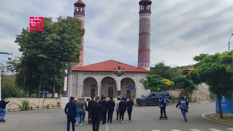 Üç ölkənin azərbaycanlı din xadimləri Şuşada məscidlərdə və Cıdır düzündə olublar - YENİLƏNDİ/FOTO