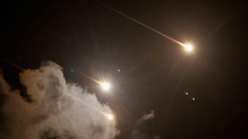 KİV: İordaniya İranın raket hücumunu dəf edir