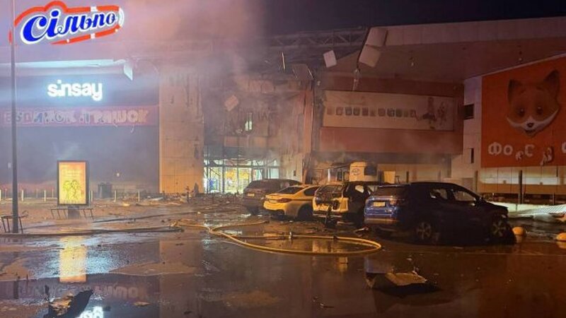 Rusiya Sumıda ticarət mərkəzinə hücum edib -  Ölən və yaralananlar var