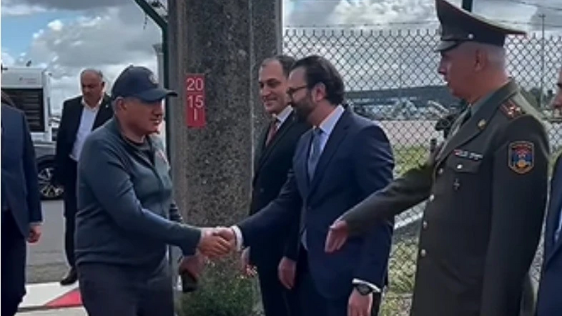 Paşinyan Parisdə Makronla görüşəcək