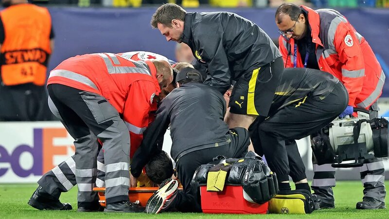 "Sabah”ın rəqibinin futbolçusu ÇL oyununda halı pisləşərək xəstəxanaya aparıldı -