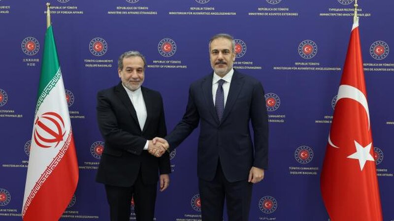 Hakan Fidan iranlı həmkarı ilə telefonla danışıb
