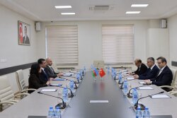 Media və Yayım Şurasında Türkiyədən gələn nümayəndə heyəti ilə görüş keçirildi -