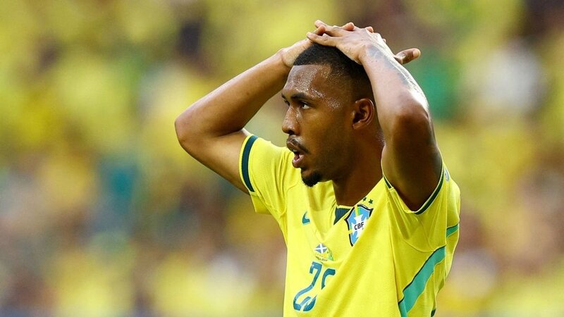 “Liverpul” tarixinin ən bahalı transferini Braziliya millisindən edə bilər