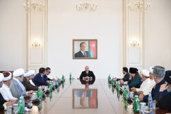 İlham Əliyev Bakıda keçirilən beynəlxalq konfransların iştirakçılarını qəbul etdi