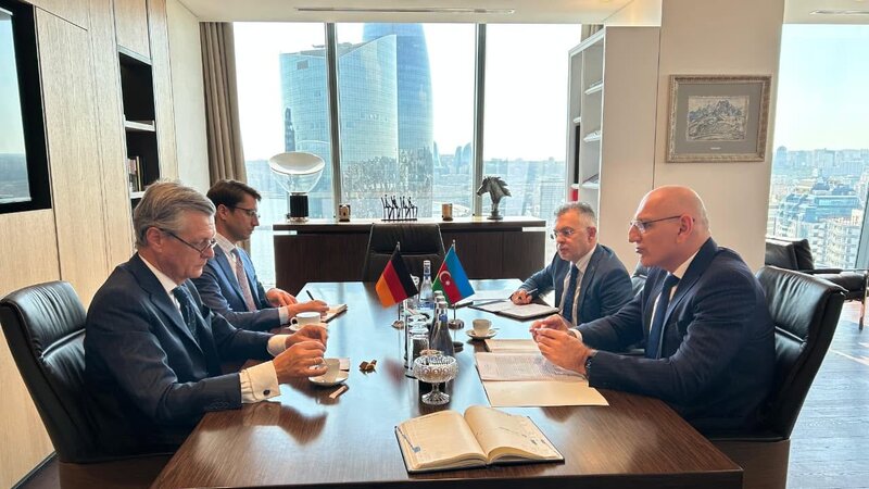 Elçin Əmirbəyov Almaniyanın Azərbaycandakı səfiri ilə görüşdü