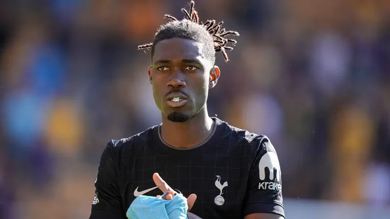 “Tottenhem”də qalmaqal yaşayan futbolçu “Ayaks”a keçir