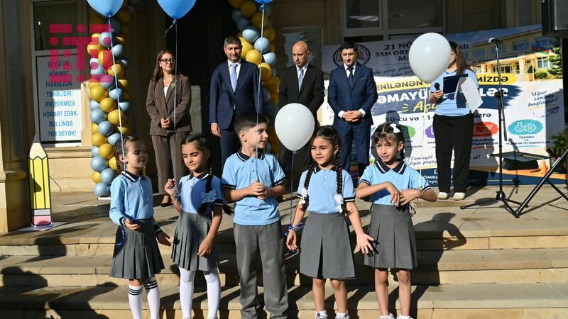 Məktəblərdə tədris ili başladı, 1,6 milyon şagird təhsilini davam etdirir