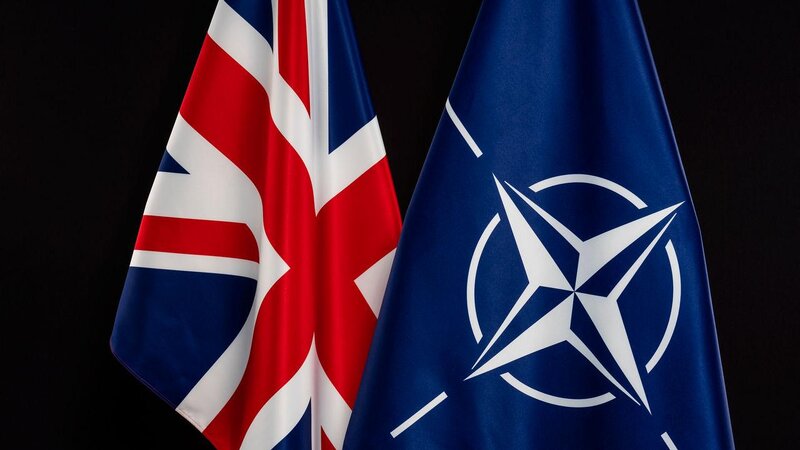 Britaniya NATO-nun müdafiə bankına qoşulmağı nəzərdən keçirir