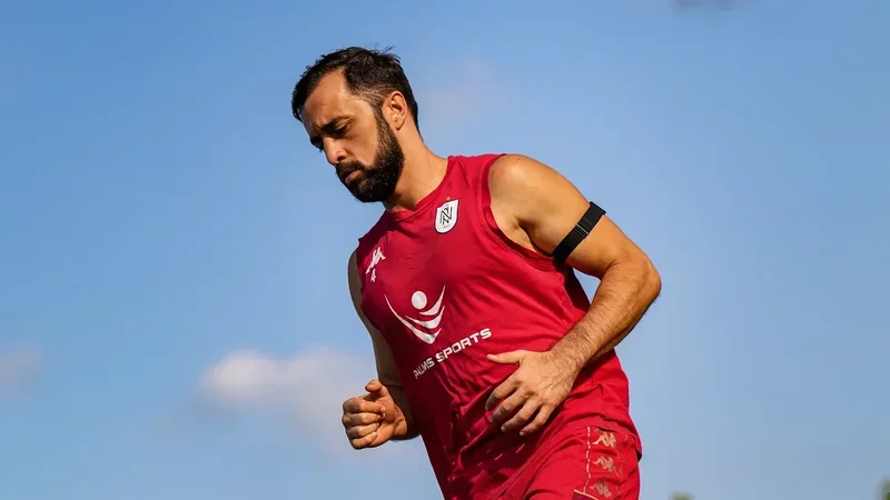 "Qəbələ" "Neftçi"dən ayrılan futbolçunu heyətinə qatdı