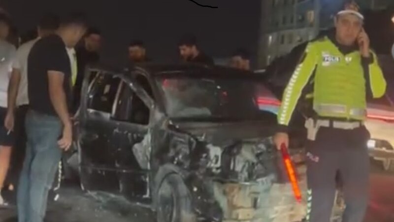 Bakıda avtomobil körpüdən düşdü, 3 nəfər yaralandı