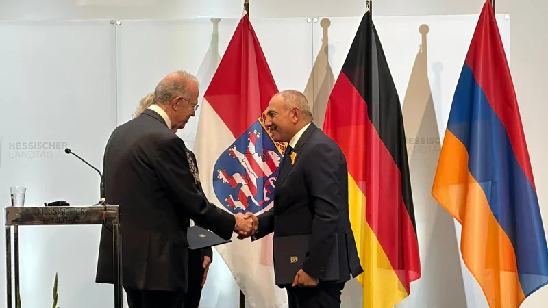 Nikol Paşinyana Hessen Sülh Mükafatı təqdim edildi