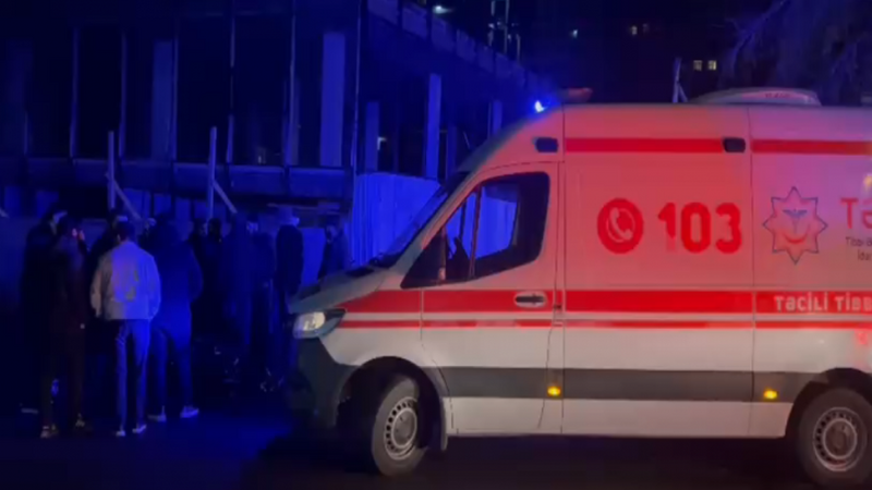 Bakıda 17 yaşlı oğlan anasına 12 bıçaq zərbəsi vurub