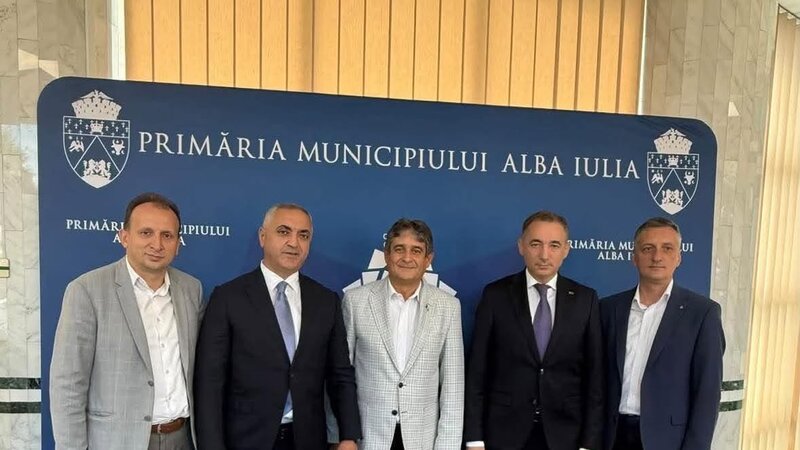 Elçin Yusubov Rumıniya Prezidentinin müşaviri Boqdan-Florin Kristea görüşüb